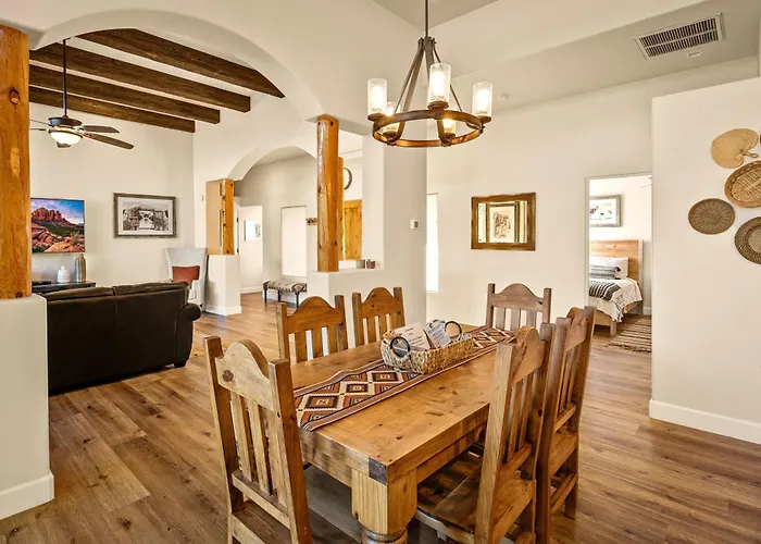 Luxury Living: Remodeled W/ Red Rock Views! *