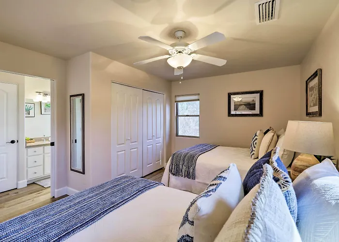 Holiday home Luxury Living: Remodeled W/ Red Rock Views! *