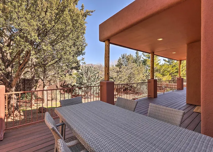 Holiday home Luxury Living: Remodeled W/ Red Rock Views!