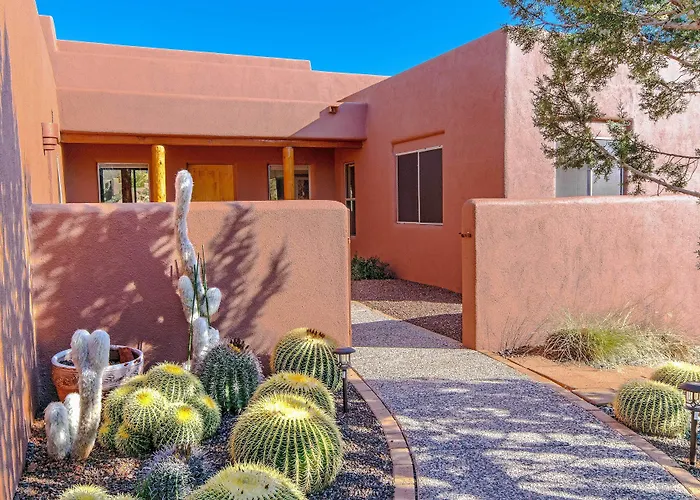 Luxury Living: Remodeled W/ Red Rock Views! *