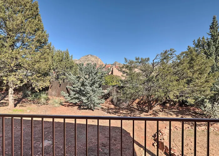 Luxury Living: Remodeled W/ Red Rock Views! Sedona